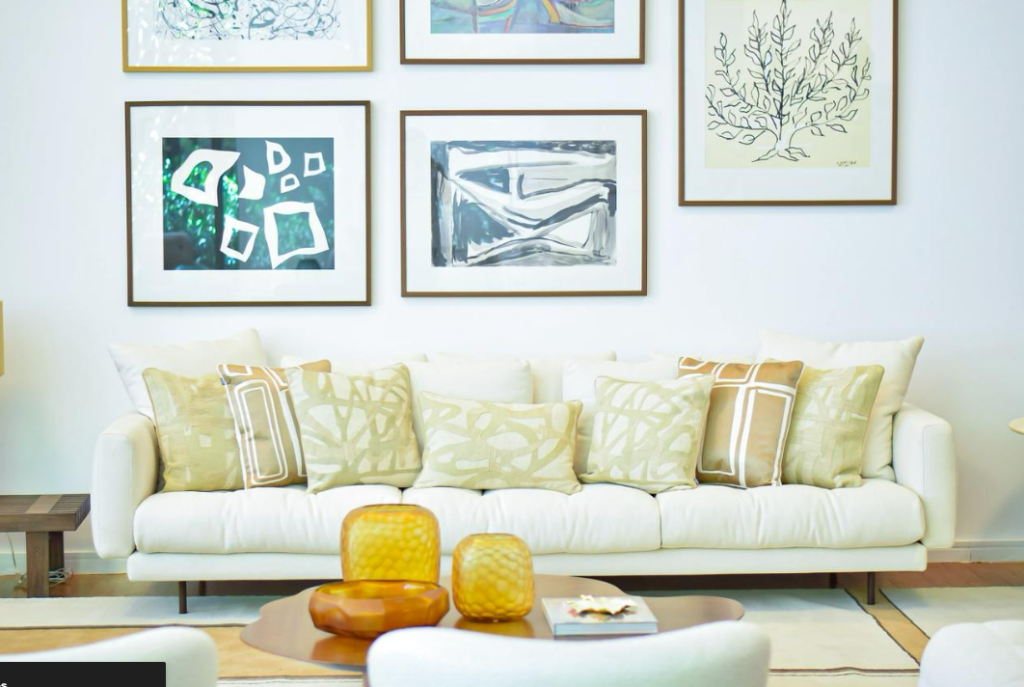 Inspiração de decoração de sala com esculturas, obras de artes matisse casa