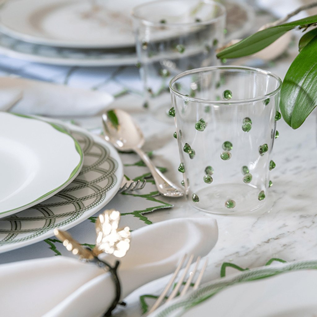 copo de vidro artesanal com detalhes com muranos verdes modelo Party Verde da marca Zafferano